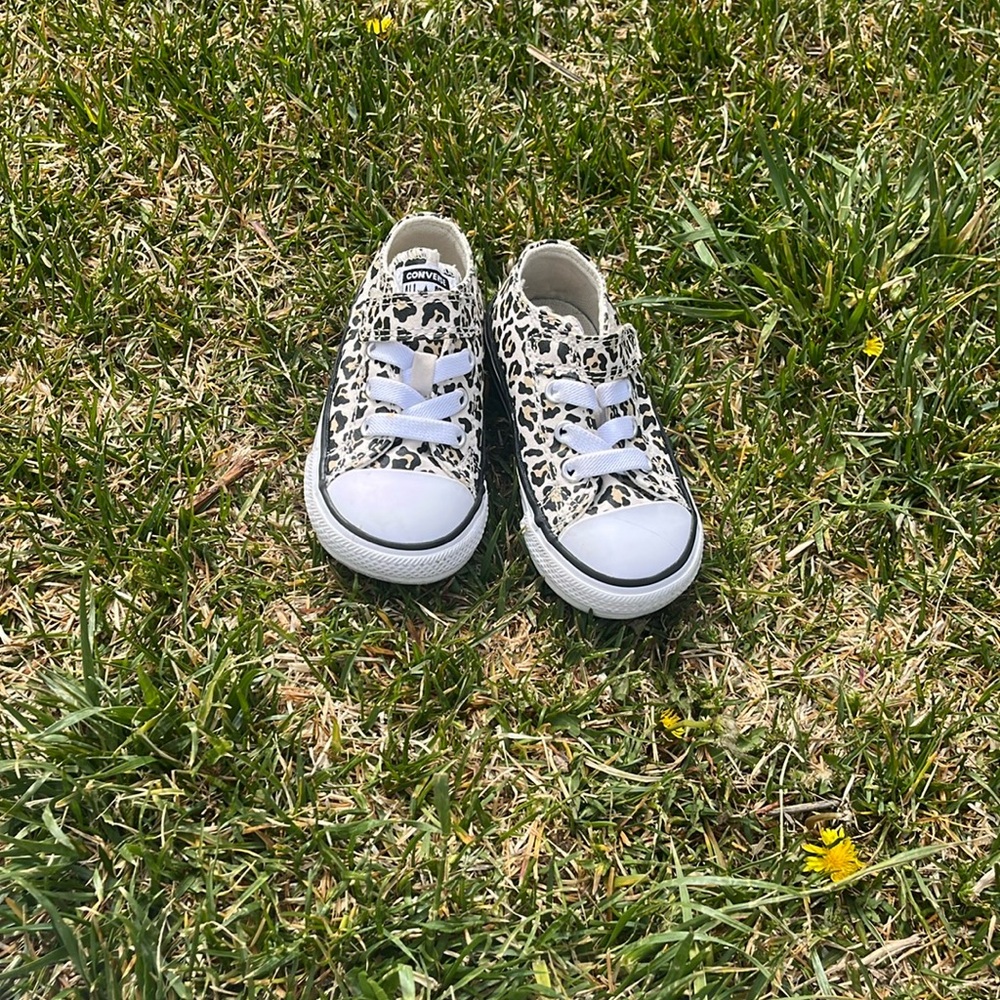Leopard converse